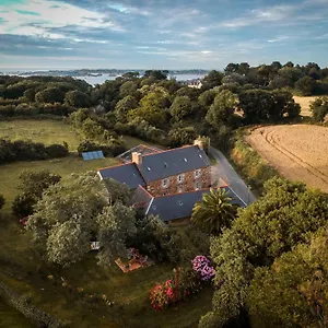 Bed & Breakfast Et Tables D'hotes Cornec Ploubazlanec