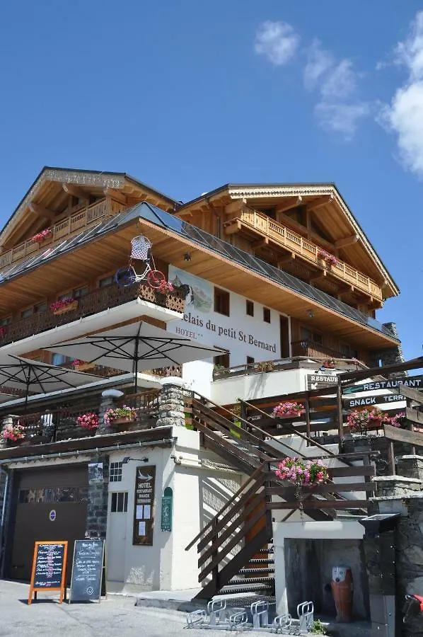 מלון לה רוזייר Le Relais Du Petit Saint Bernard